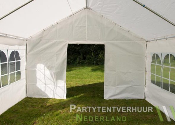 Partytent 4x4 meter binnenkant met deur open - Partytentverhuur Nijmegen